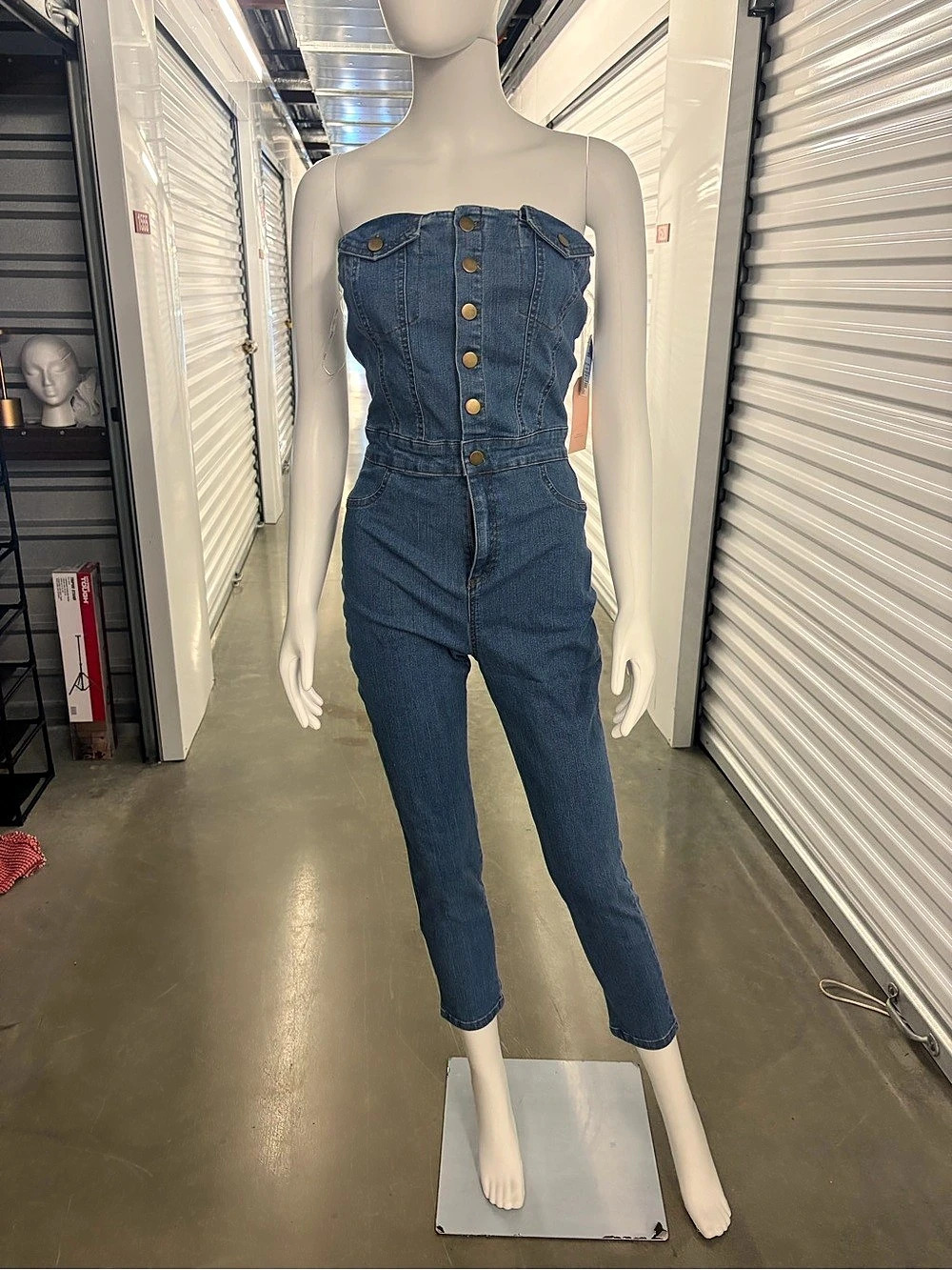 BLASHE STRAPLESS BUTTON-FRONT DENIM JUMPSUIT SIZE M